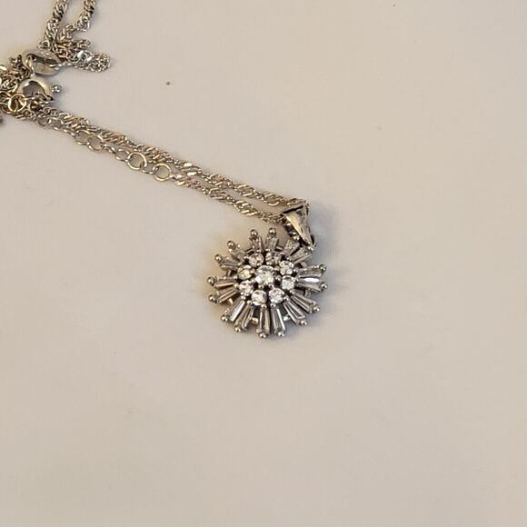 Stauer Snowflake Sparkle Pendant & Chain - Picture 6 of 9